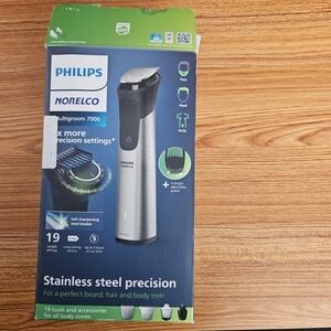 Phillips Norelco Multigroom 7000